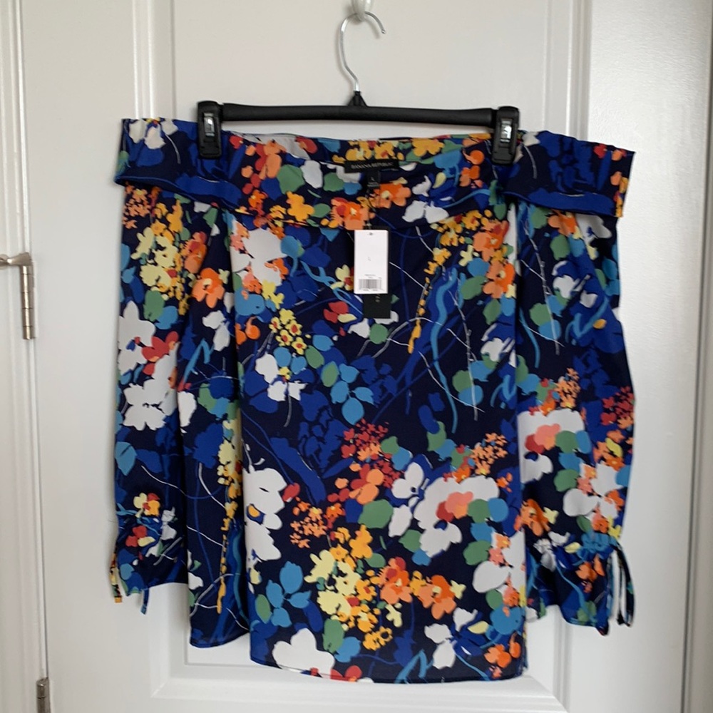 Banana Republic off-the-shoulder top
